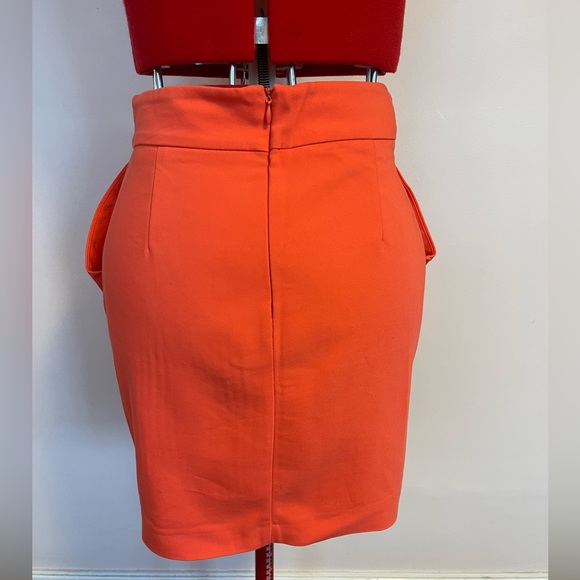 Short skirt with pockets, hot pink, front pleats - Picture 5 of 6